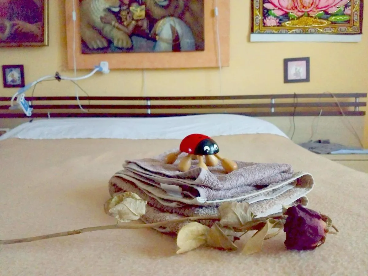 Guest house Room, 200M Subway, Navigli Area, Free Park, 10Min Center, No Fee, Shared Bath And Kitchen Milan
